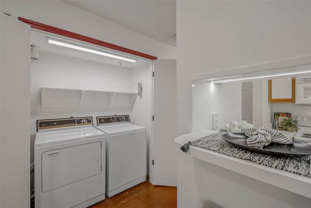 517 Southwest Parkway 103, College Station, TX 77840