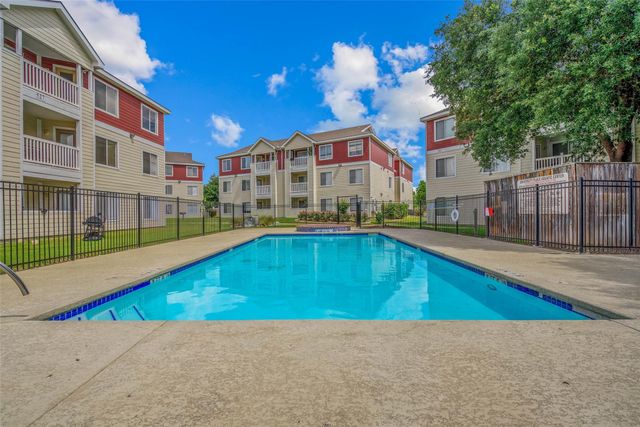 517 Southwest Parkway 103, College Station, TX 77840