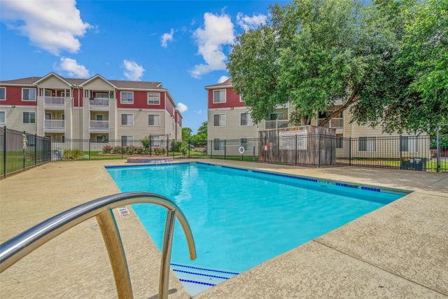 517 Southwest Parkway 103, College Station, TX 77840