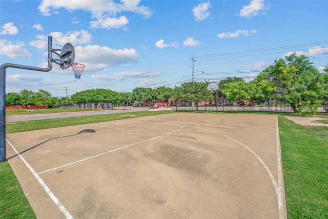 517 Southwest Parkway 103, College Station, TX 77840