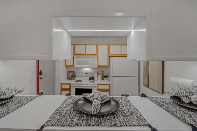 517 Southwest Parkway 103, College Station, TX 77840