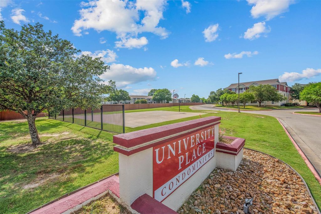 517 Southwest Parkway 103, College Station, TX 77840