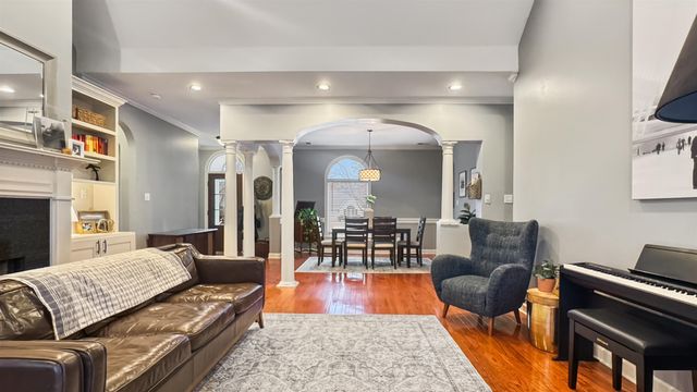 621 SUGARBUSH CV S, Collierville, TN 38017