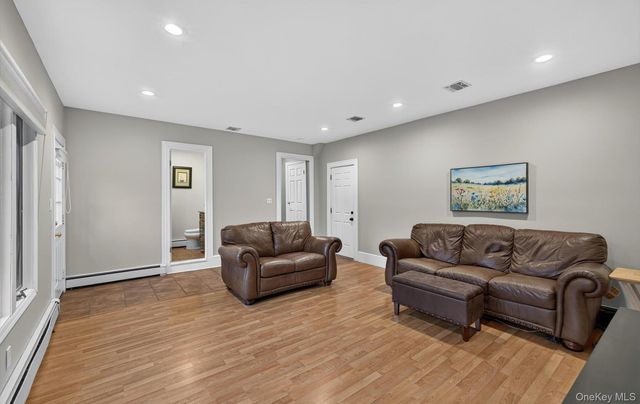 40 Pittoni Drive, Commack, NY 11725