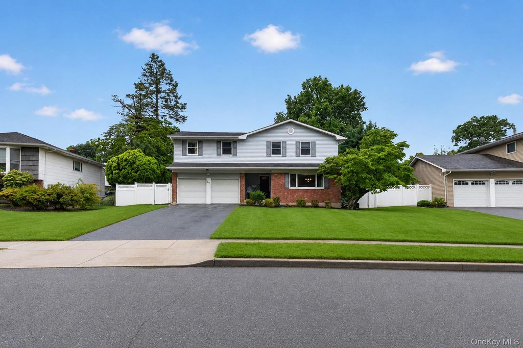 40 Pittoni Drive, Commack, NY 11725