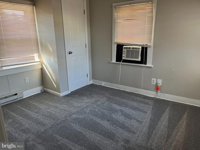 2 EAST AVE, Pitman, NJ 08071