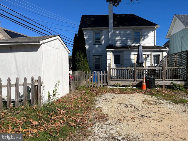 2 EAST AVE, Pitman, NJ 08071