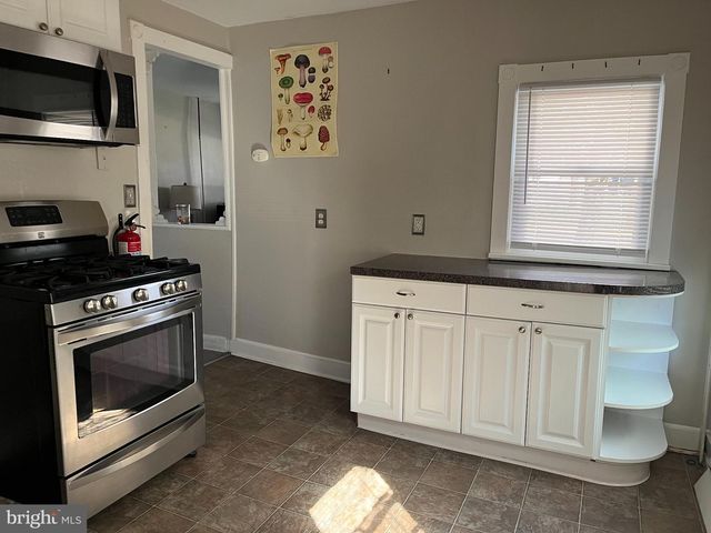 2 EAST AVE, Pitman, NJ 08071