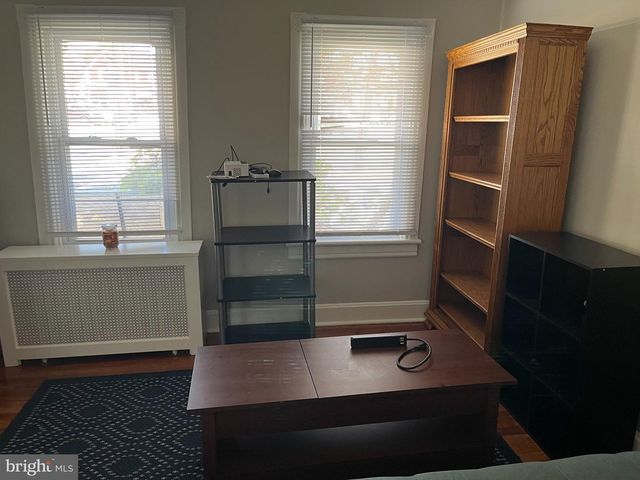 2 EAST AVE, Pitman, NJ 08071