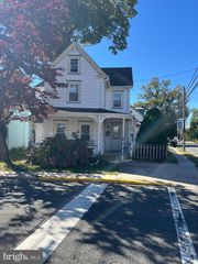 2 EAST AVE, Pitman, NJ 08071
