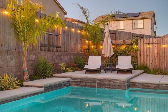 4518 Drowsy Water Way, Folsom, CA 95630