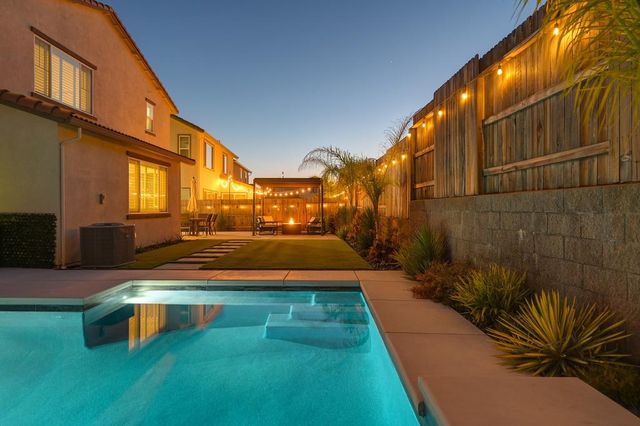 4518 Drowsy Water Way, Folsom, CA 95630