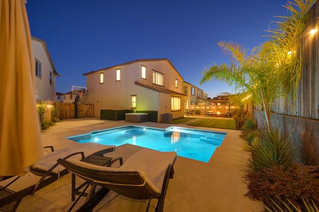 4518 Drowsy Water Way, Folsom, CA 95630