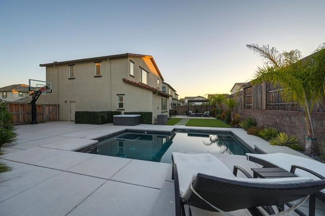4518 Drowsy Water Way, Folsom, CA 95630