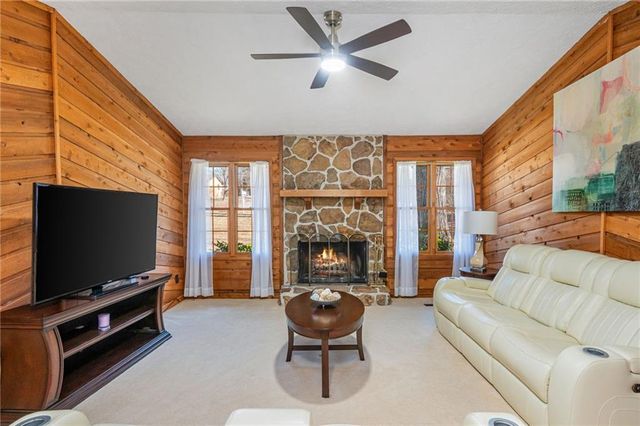 115 Creekview Drive, Woodstock, GA 30188