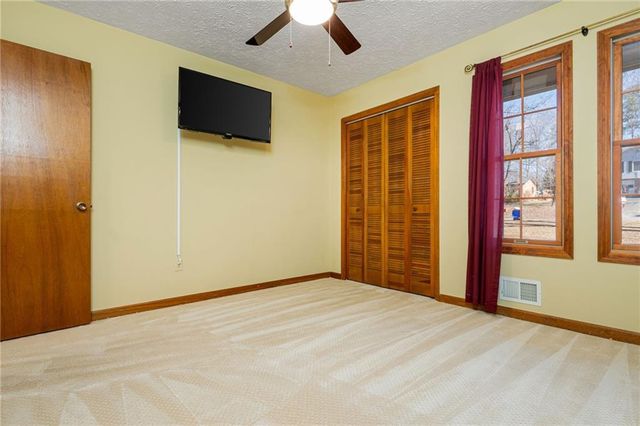 115 Creekview Drive, Woodstock, GA 30188