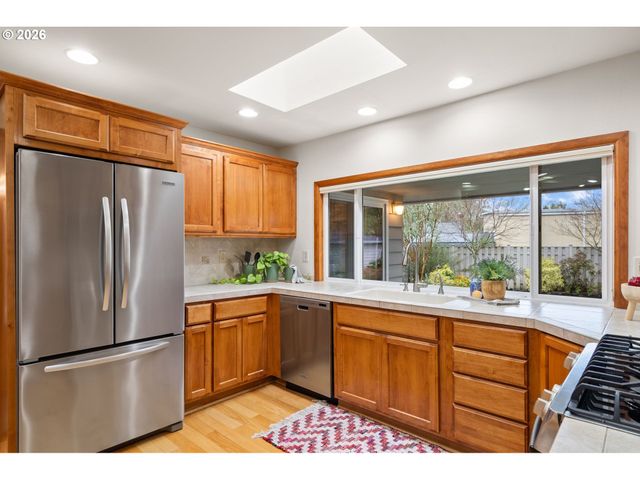 809 Ne DELSEY Rd, Hillsboro, OR 97124