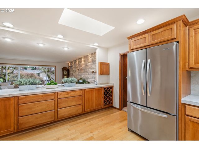 809 Ne DELSEY Rd, Hillsboro, OR 97124