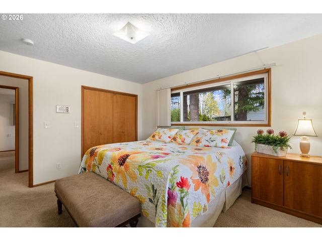 809 Ne DELSEY Rd, Hillsboro, OR 97124