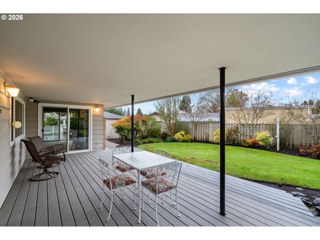 809 Ne DELSEY Rd, Hillsboro, OR 97124