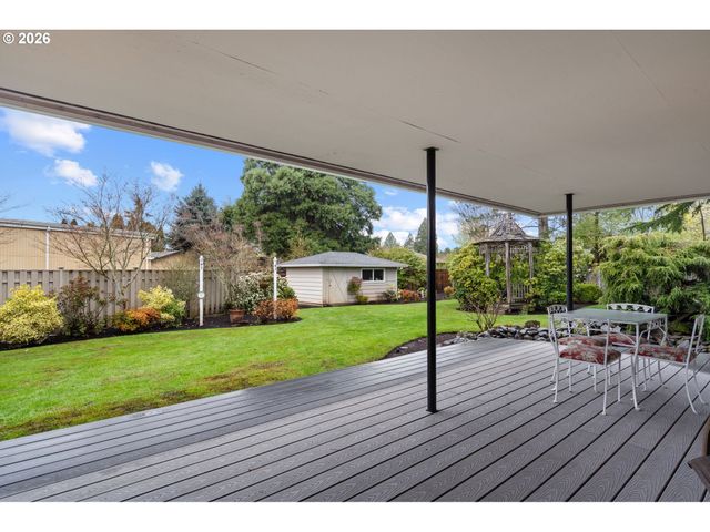 809 Ne DELSEY Rd, Hillsboro, OR 97124