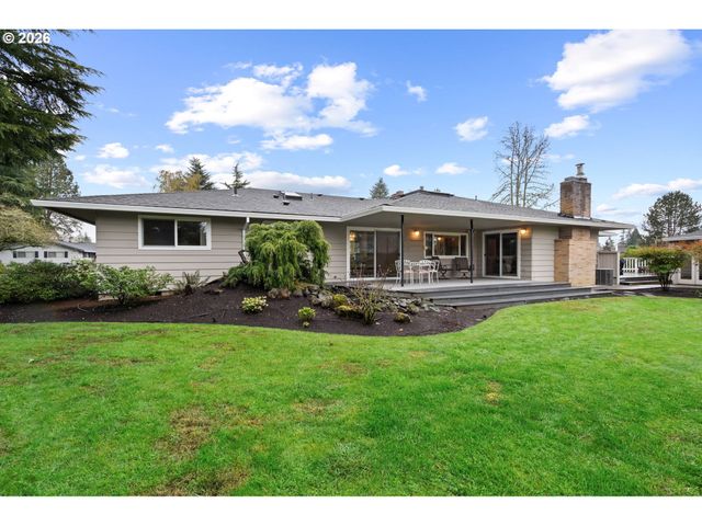 809 Ne DELSEY Rd, Hillsboro, OR 97124