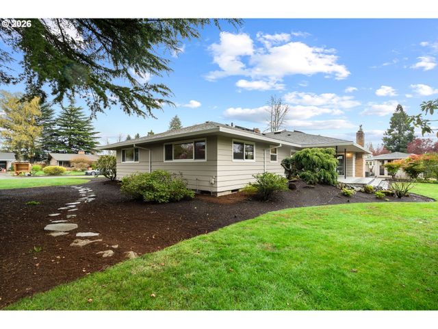 809 Ne DELSEY Rd, Hillsboro, OR 97124