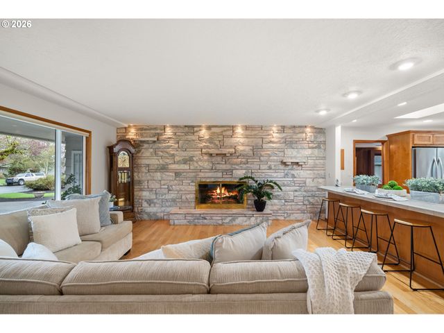 809 Ne DELSEY Rd, Hillsboro, OR 97124