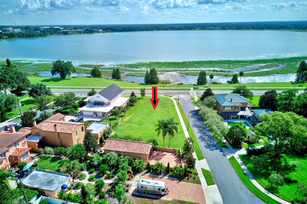 981 LAKE HOLLINGSWORTH DRIVE, Lakeland, FL 33803