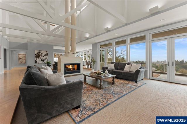 3252 Mt Kuebler Dr S, Salem, OR 97302