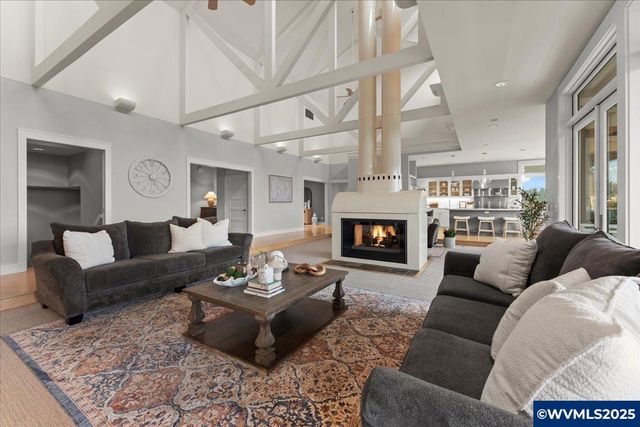 3252 Mt Kuebler Dr S, Salem, OR 97302