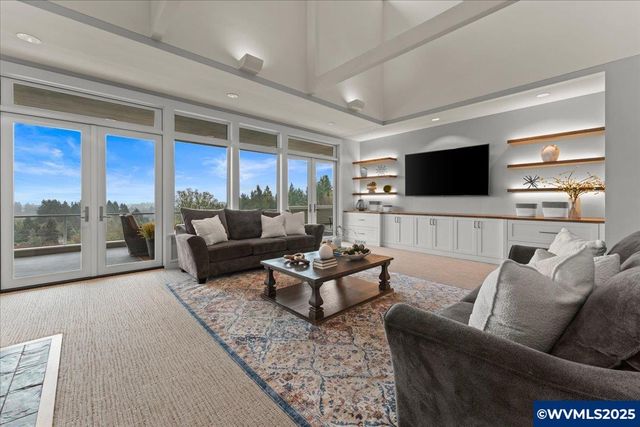 3252 Mt Kuebler Dr S, Salem, OR 97302