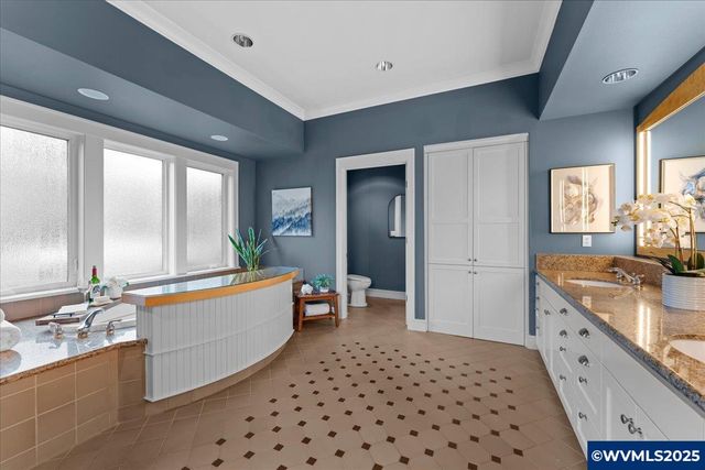 3252 Mt Kuebler Dr S, Salem, OR 97302