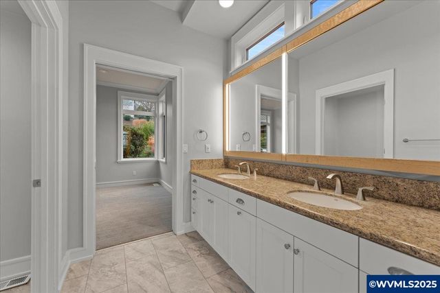 3252 Mt Kuebler Dr S, Salem, OR 97302