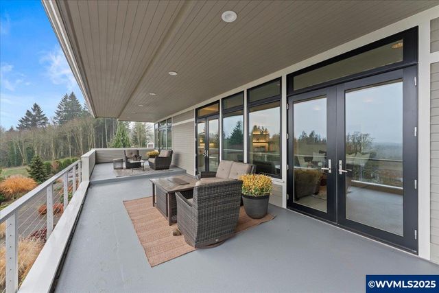 3252 Mt Kuebler Dr S, Salem, OR 97302