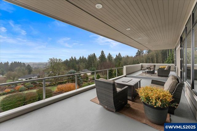 3252 Mt Kuebler Dr S, Salem, OR 97302