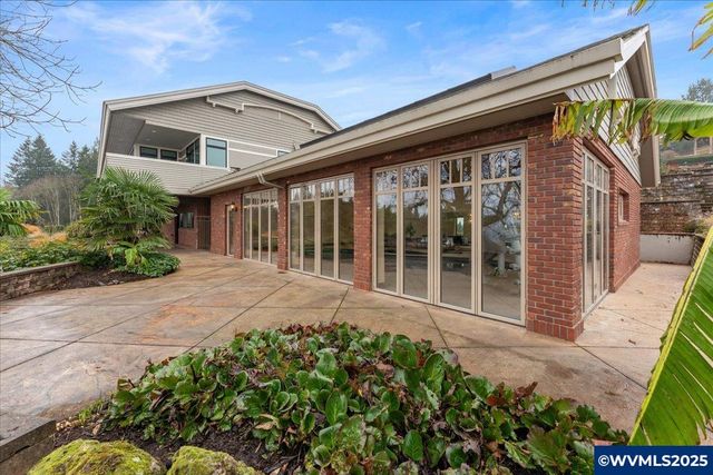 3252 Mt Kuebler Dr S, Salem, OR 97302