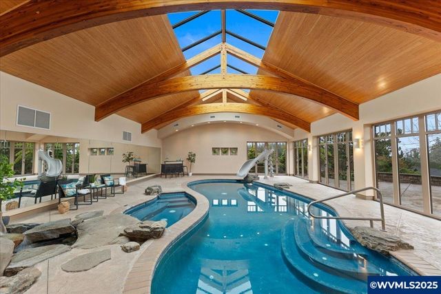 3252 Mt Kuebler Dr S, Salem, OR 97302