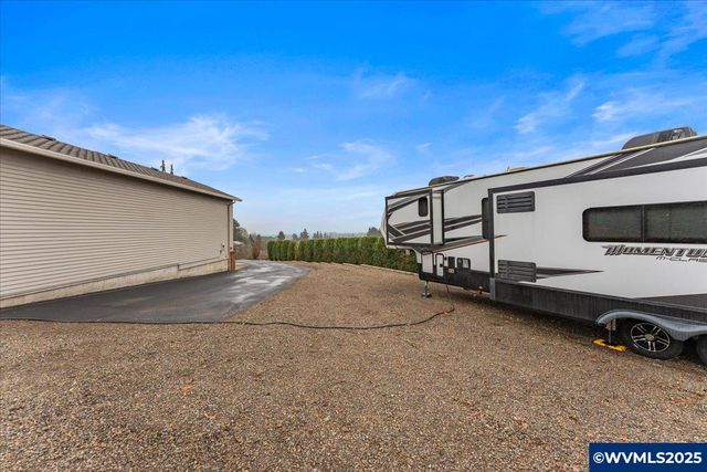 3252 Mt Kuebler Dr S, Salem, OR 97302