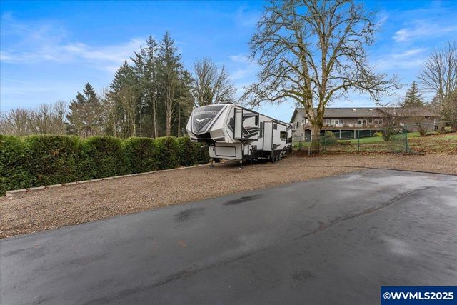 3252 Mt Kuebler Dr S, Salem, OR 97302