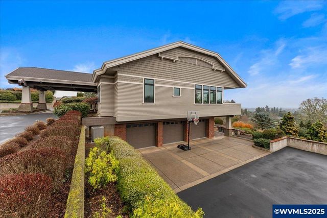 3252 Mt Kuebler Dr S, Salem, OR 97302