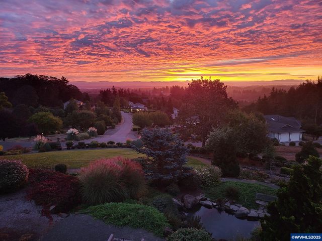 3252 Mt Kuebler Dr S, Salem, OR 97302