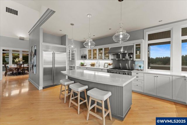 3252 Mt Kuebler Dr S, Salem, OR 97302