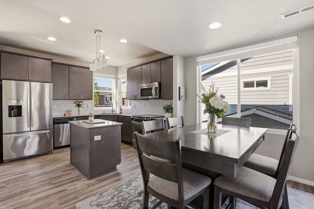 2211 W Bridge Ave, Spokane, WA 99201