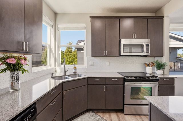 2211 W Bridge Ave, Spokane, WA 99201