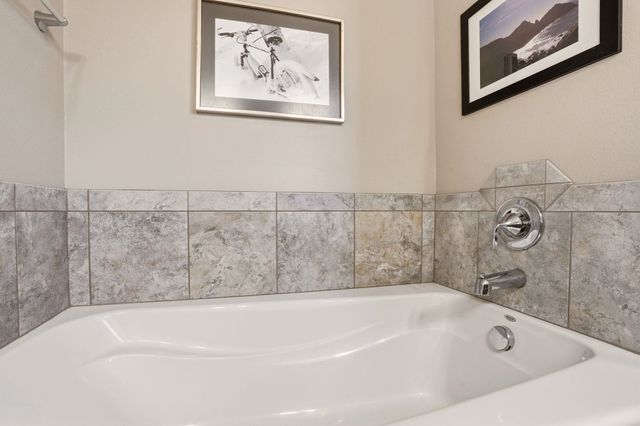 2211 W Bridge Ave, Spokane, WA 99201