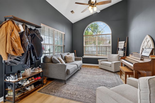 2324 Liberty Station Court, Lexington, KY 40509