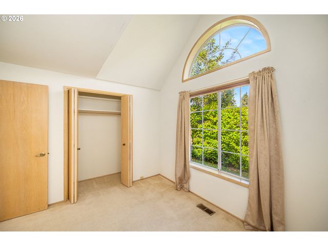 1625 VICTORIAN Way, Eugene, OR 97401