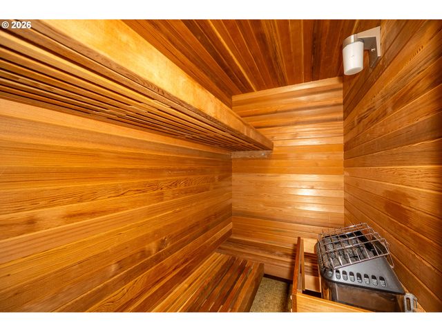 1625 VICTORIAN Way, Eugene, OR 97401