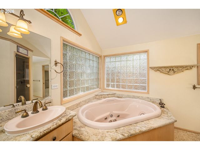 1625 VICTORIAN Way, Eugene, OR 97401